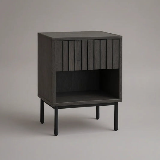 Mesa de Cabeceira em MDF Preto com Gaveta Ripado e Nicho, 45 x 40 x 60 cm