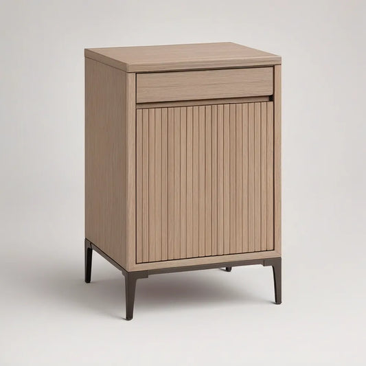 Mesa de Cabeceira Retangular com Gaveta e Porta Canelada, 45 x 40 x 65 cm, Carvalho Natural e Preto